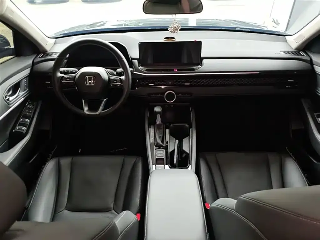 Honda Accord — фото 8