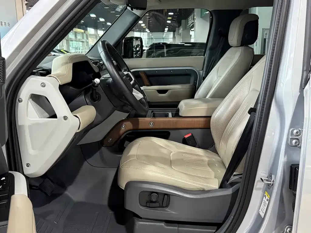 Land Rover Defender — фото 10