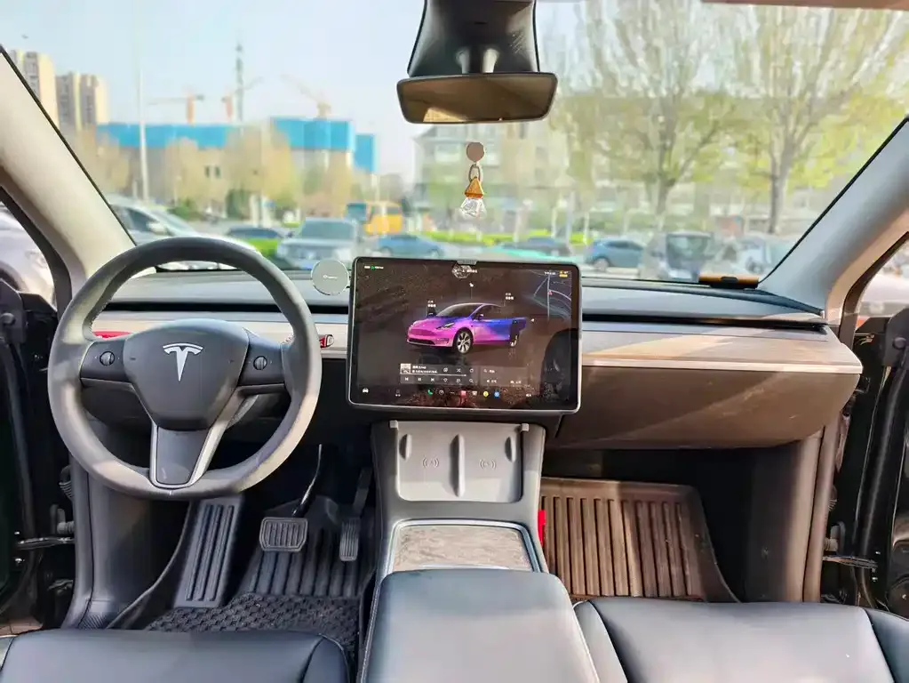 Tesla Model Y — фото 6