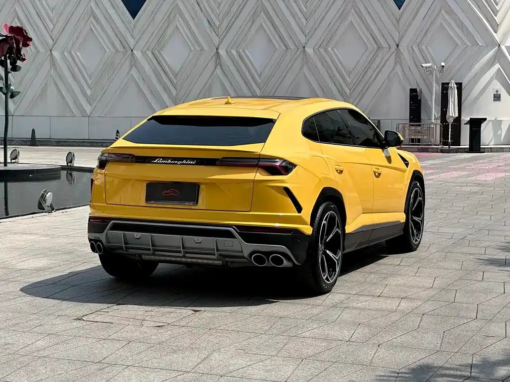 Lamborghini Urus — фото 9