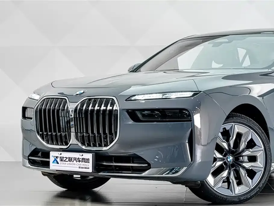 BMW 7 Series — фото 9