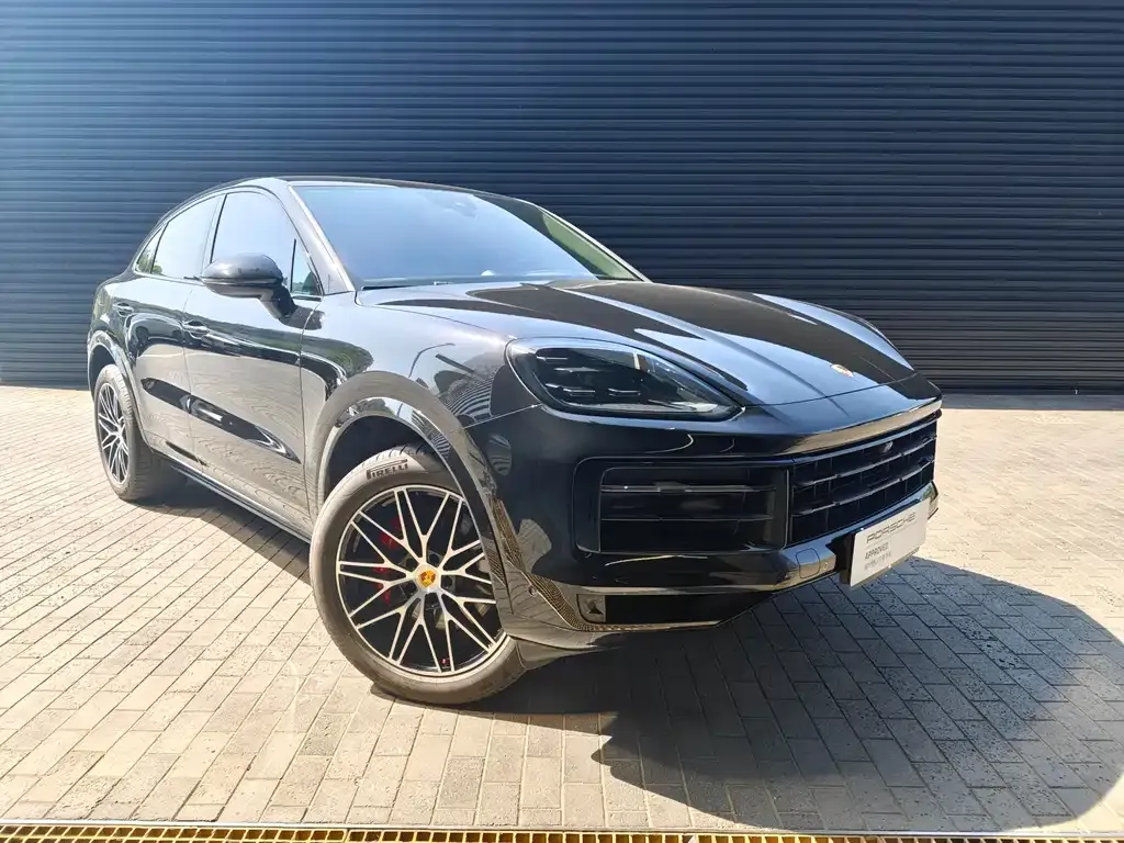 Porsche Cayenne — фото 1