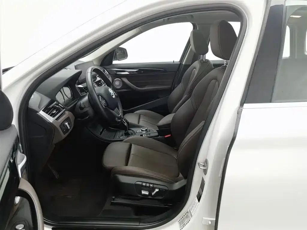 BMW X1 2021 из CN, фото 7