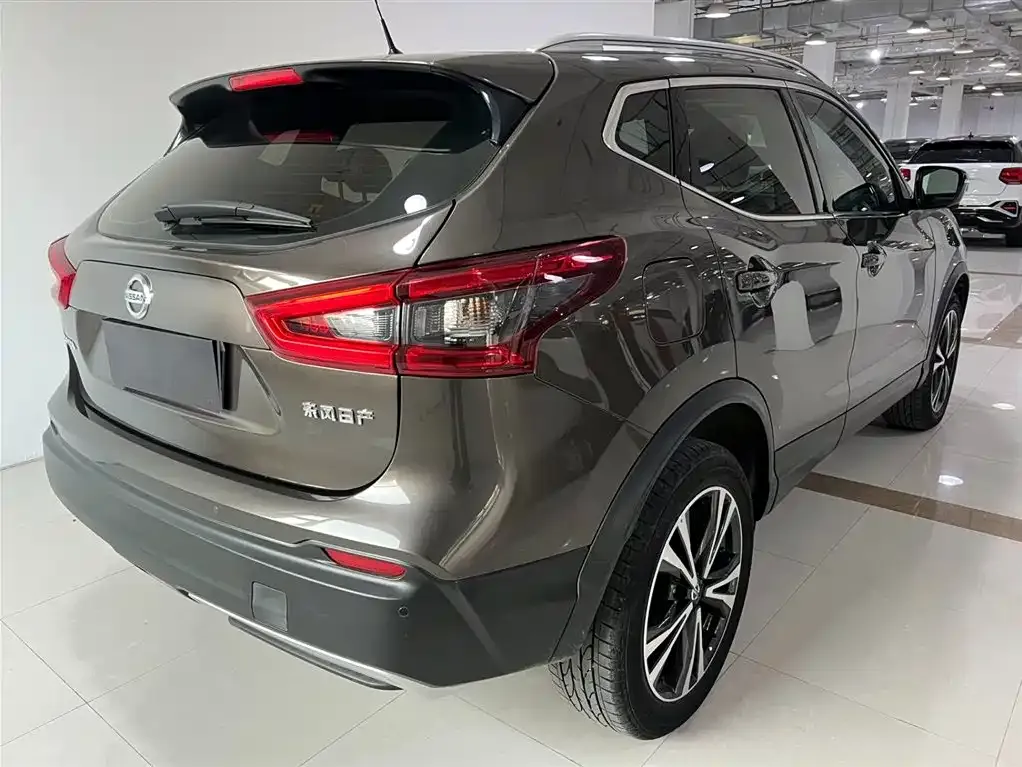 Nissan Qashqai — фото 8