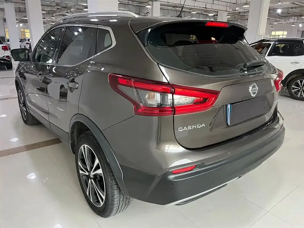 Nissan Qashqai — фото 10
