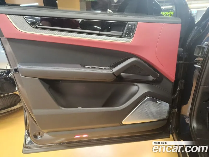 Porsche Cayenne 2025 из KR, фото 3