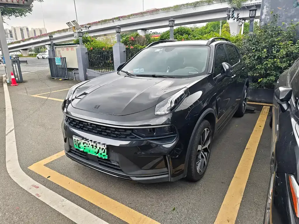 Lynk & Co 01 EM-P