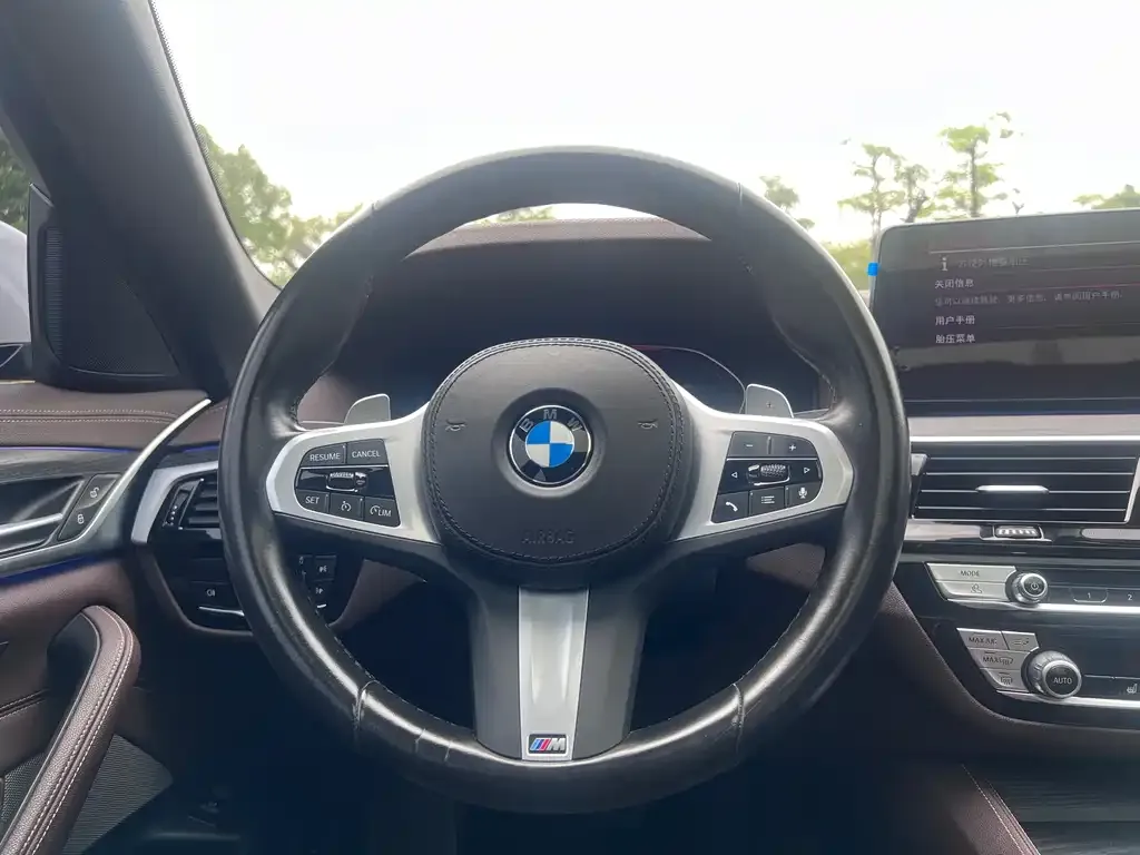 BMW 5 Series — фото 10