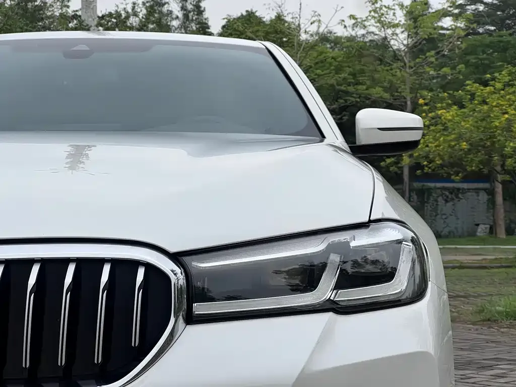 BMW 5 Series — фото 4
