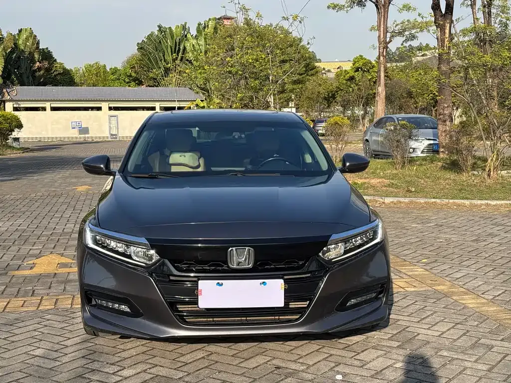 Honda Accord — фото 9