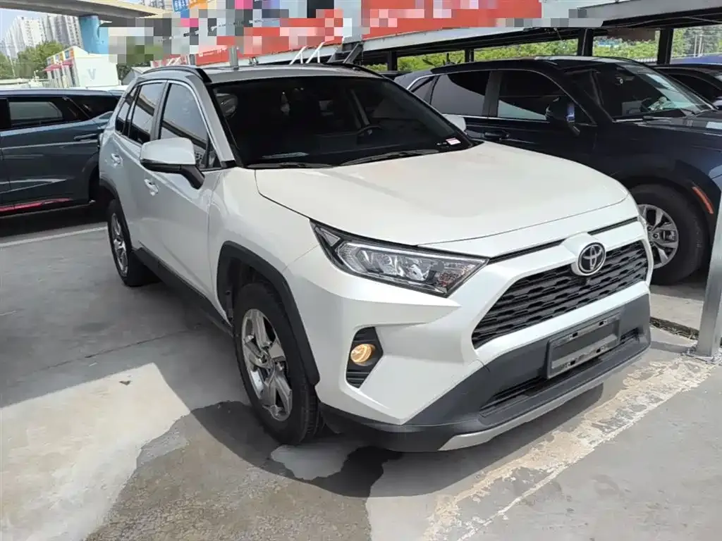 Toyota RAV4 — фото 3