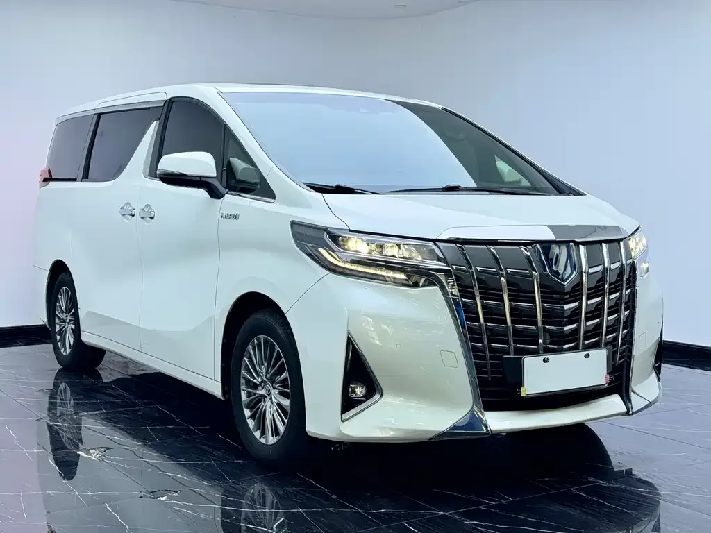 Toyota Alphard — фото 2