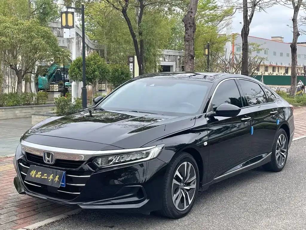 Honda Accord — фото 1
