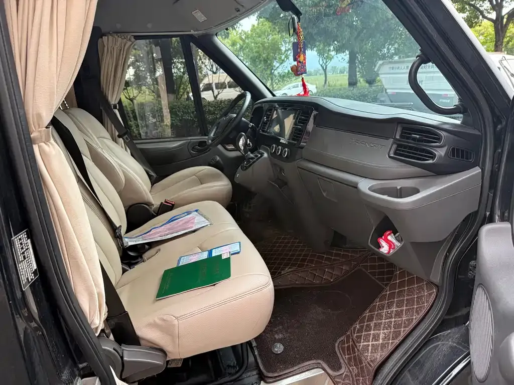Ford Transit Custom 2023 из CN, фото 5