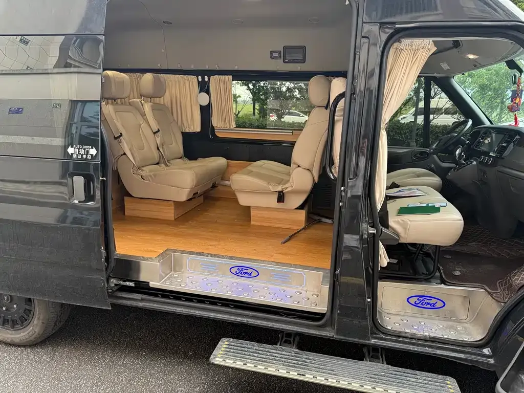 Ford Transit Custom 2023 из CN, фото 9