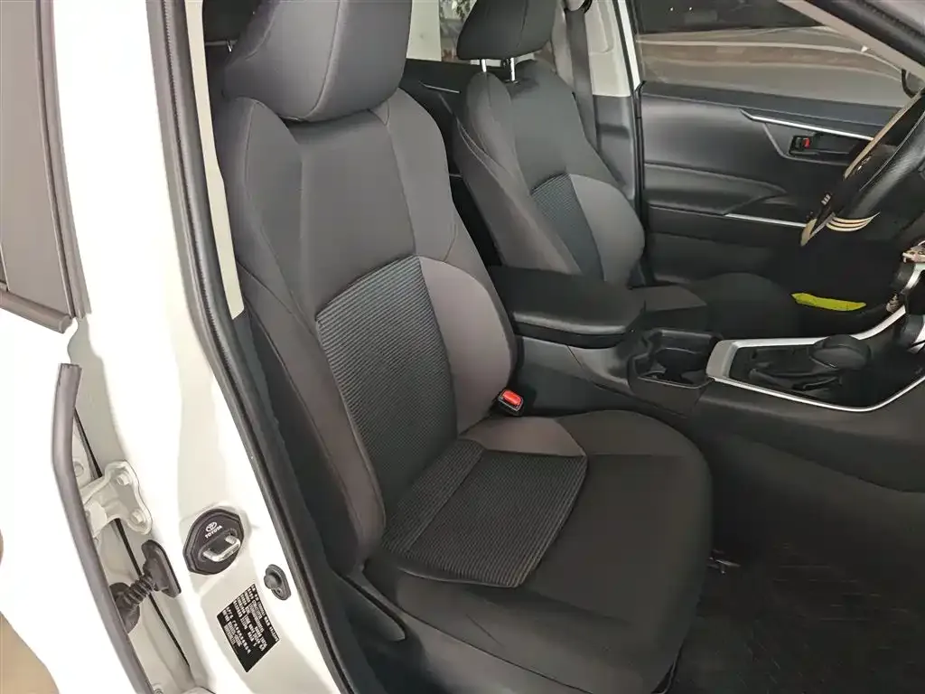 Toyota Wildlander — фото 10