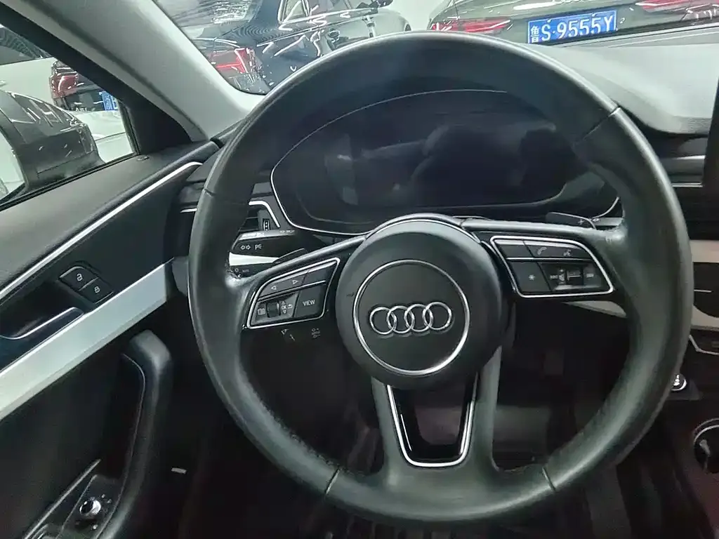 Audi A4L 2023 из CN, фото 3