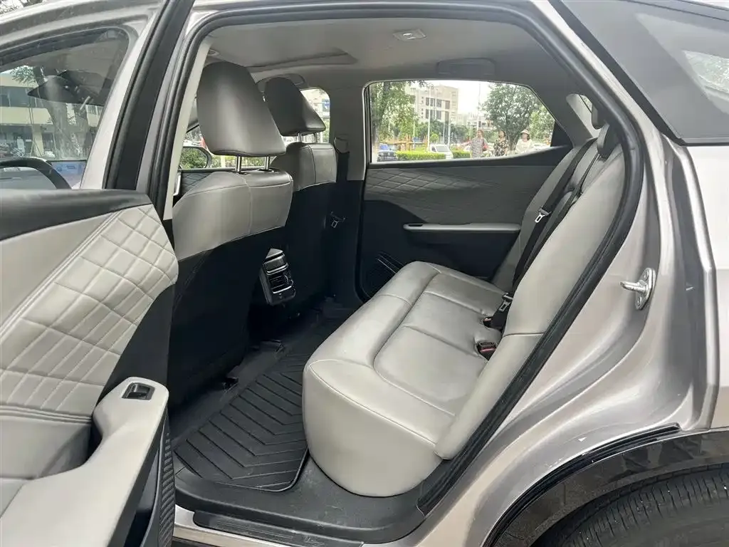Toyota bZ3 2024 из CN, фото 3