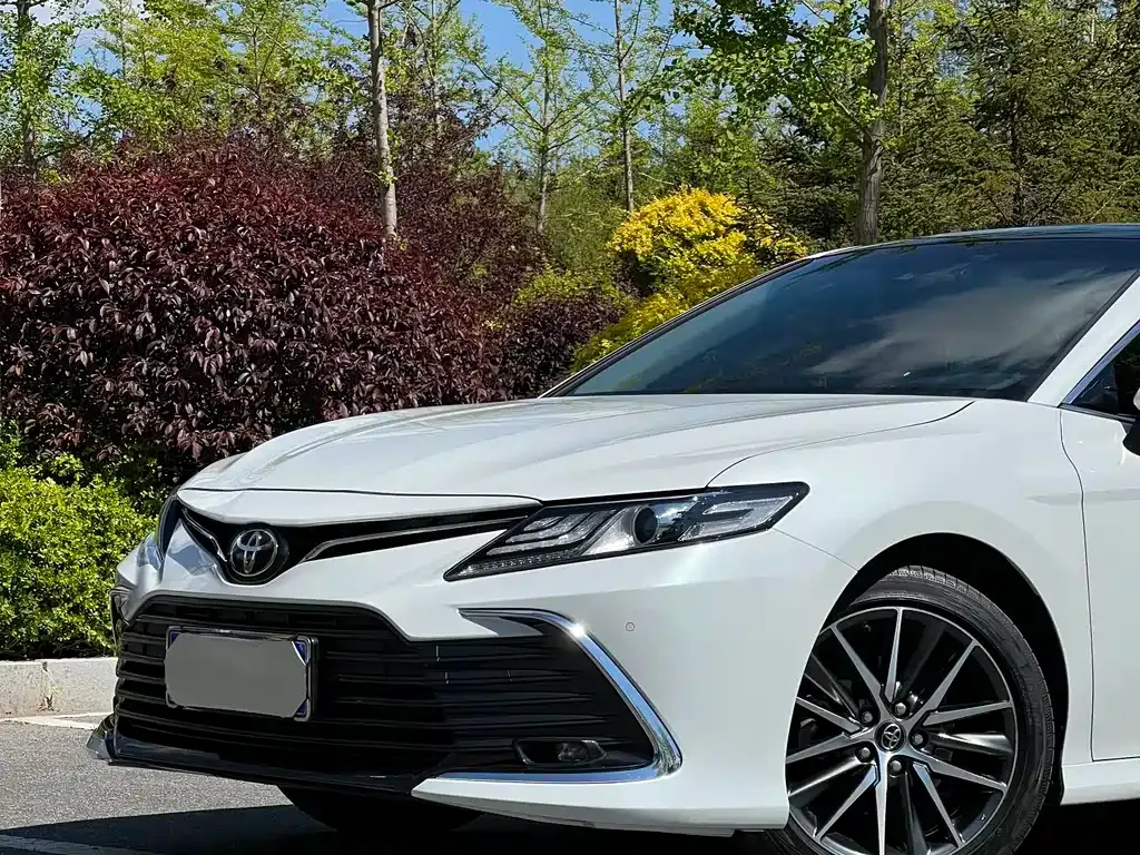 Toyota Camry — фото 10