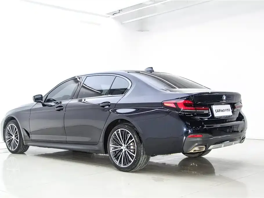 BMW 5 Series — фото 3