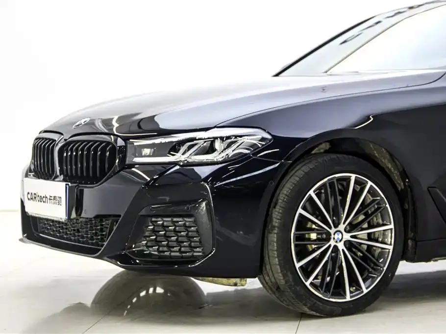 BMW 5 Series — фото 10