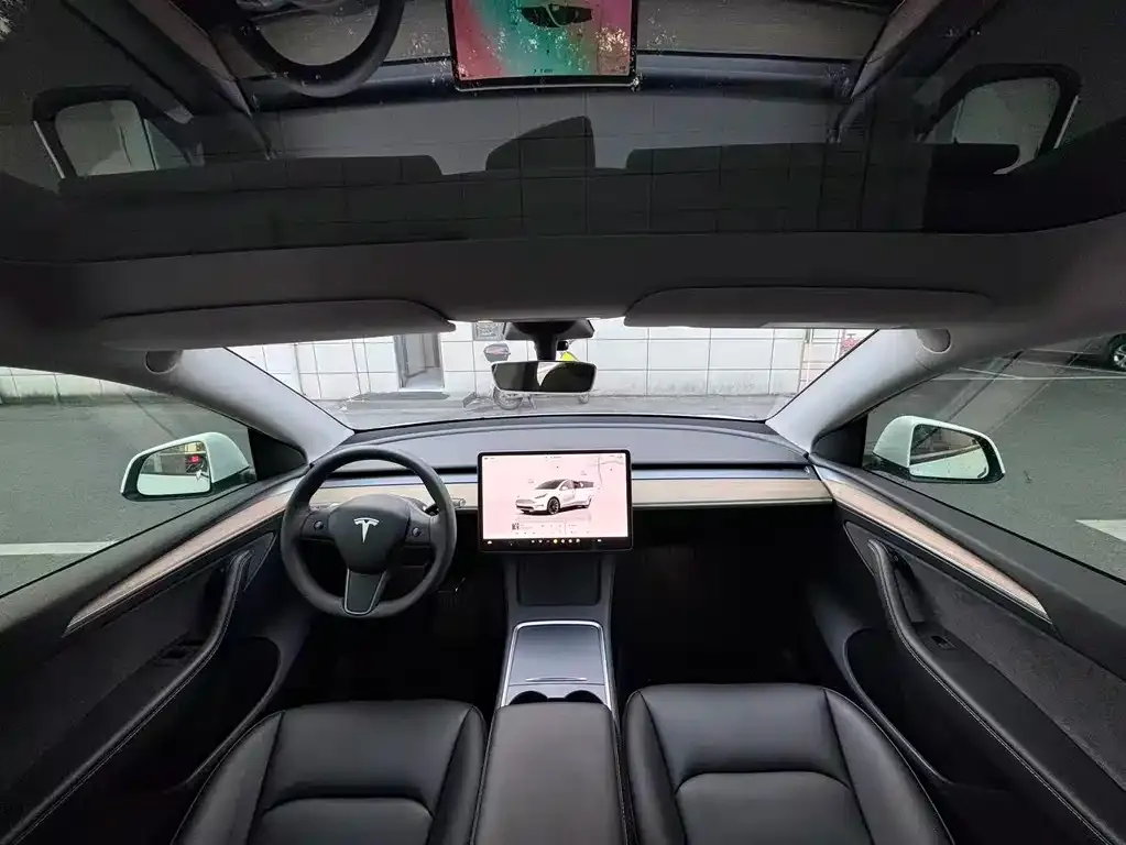 Tesla Model Y — фото 3