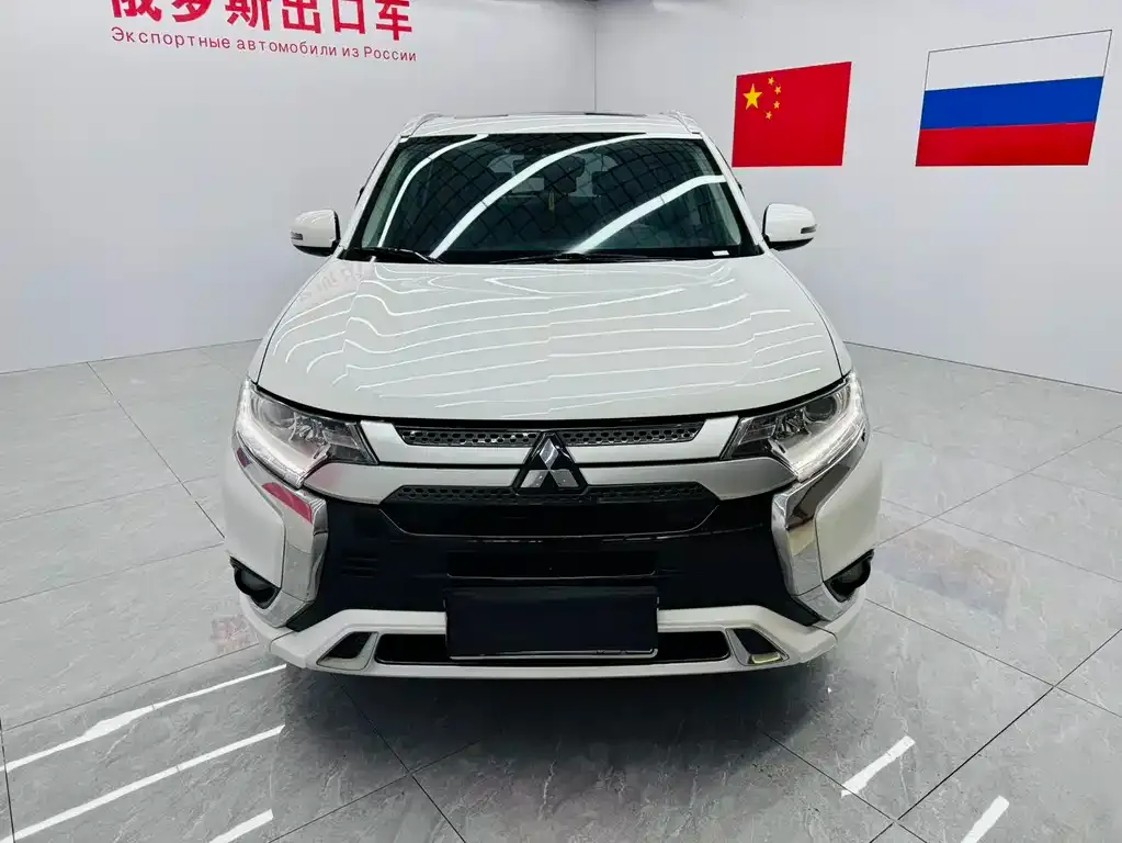 Mitsubishi Outlander — фото 2
