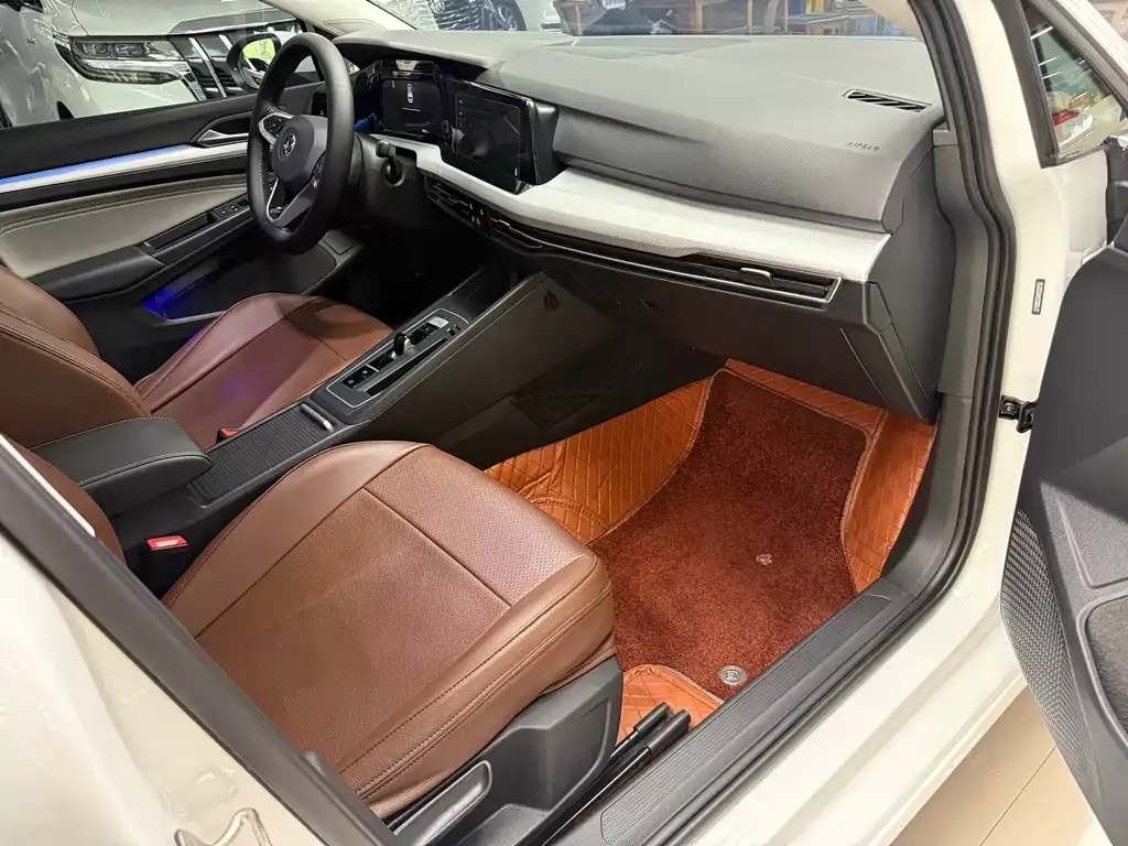 Volkswagen Golf 2022 из CN, фото 10