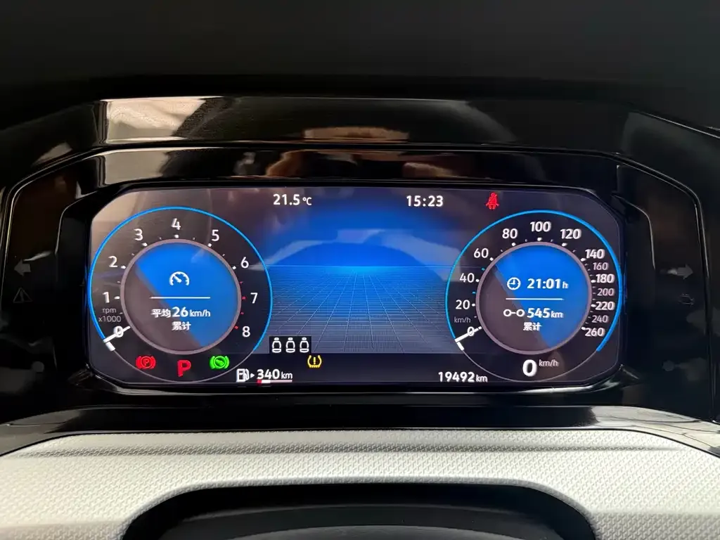 Volkswagen Golf 2022 из CN, фото 2