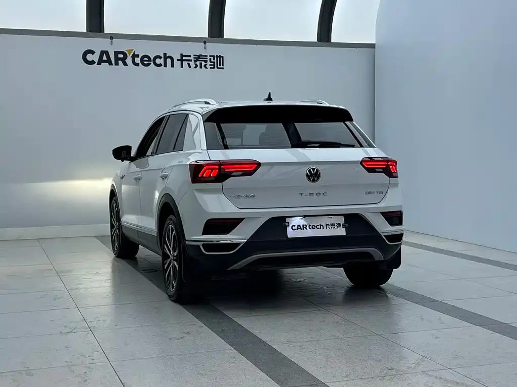 Volkswagen T-Roc — фото 4