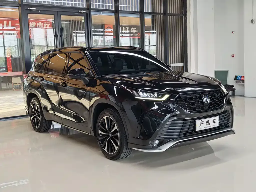 Toyota Crown Kluger 2023 из CN, фото 6