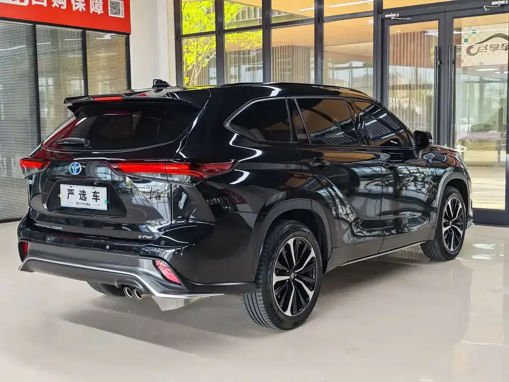 Toyota Crown Kluger 2023 из CN, фото 7