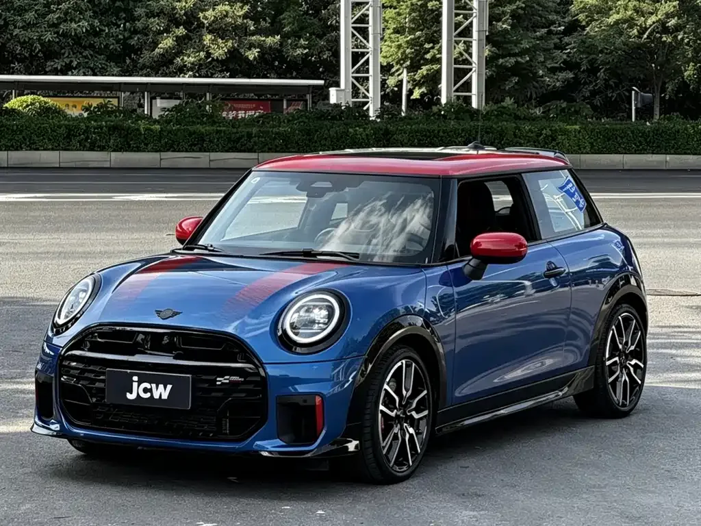 MINI JCW (John Cooper Works) — фото 1