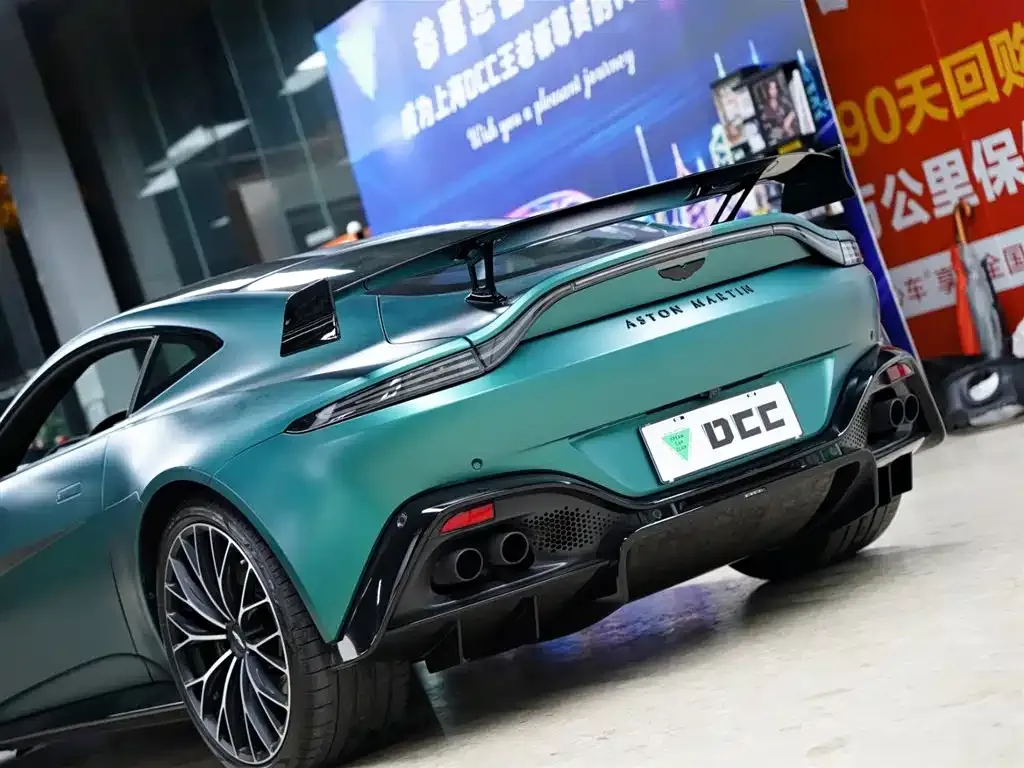 Aston Martin V8 Vantage 2024 из CN, фото 8