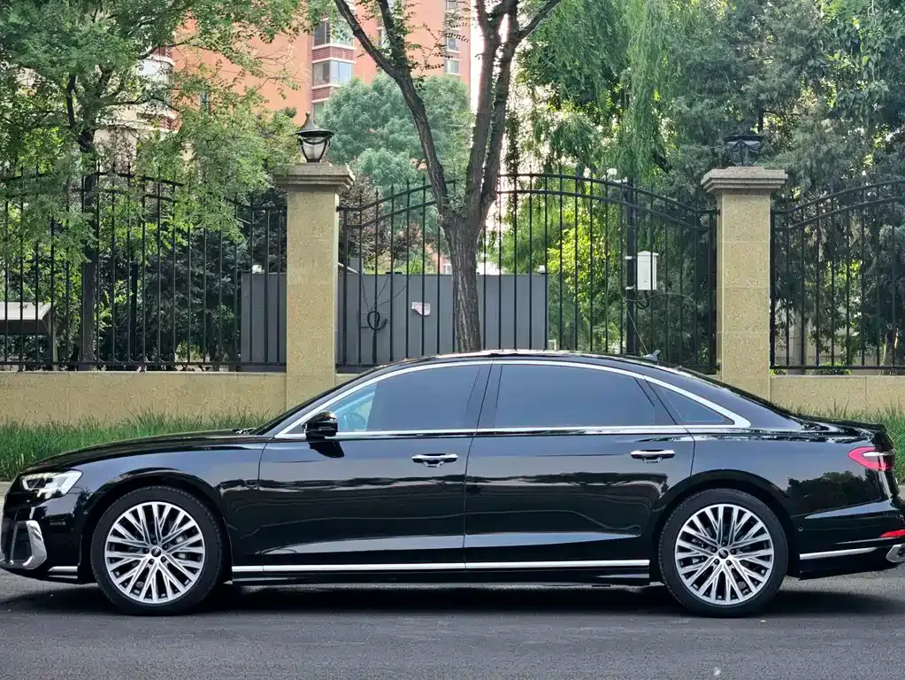 Audi A8 2023 из CN, фото 8