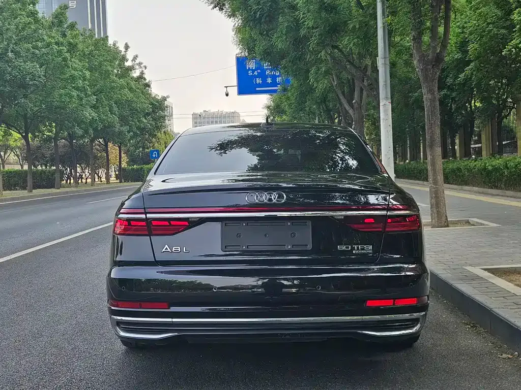 Audi A8 2023 из CN, фото 7