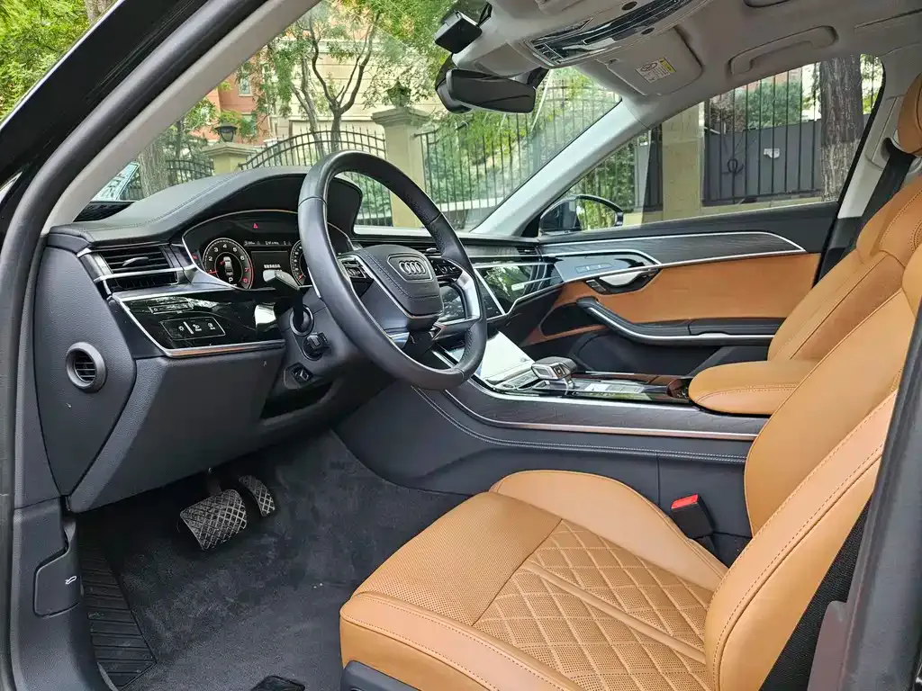 Audi A8 2023 из CN, фото 6