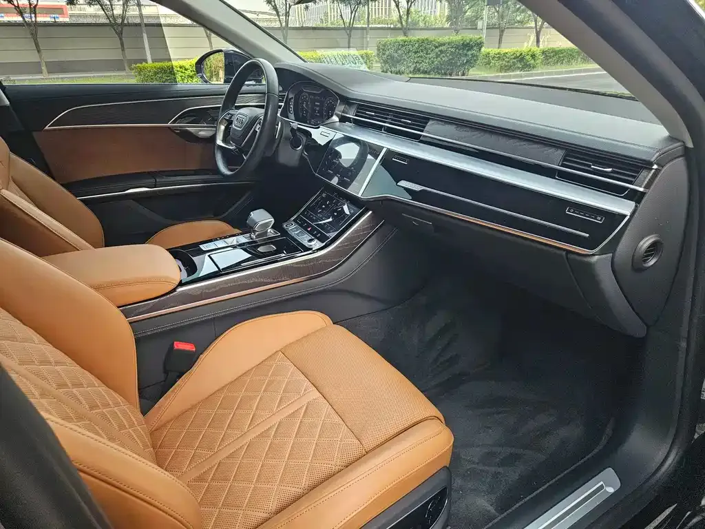 Audi A8 2023 из CN, фото 3