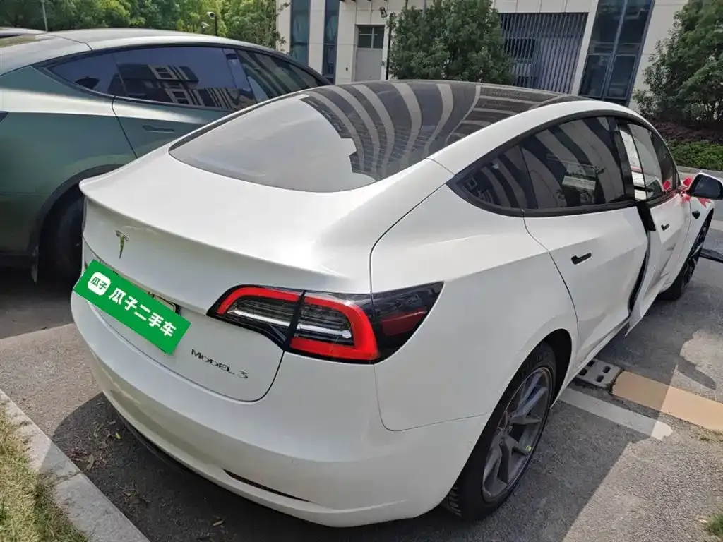 Tesla Model 3 — фото 6