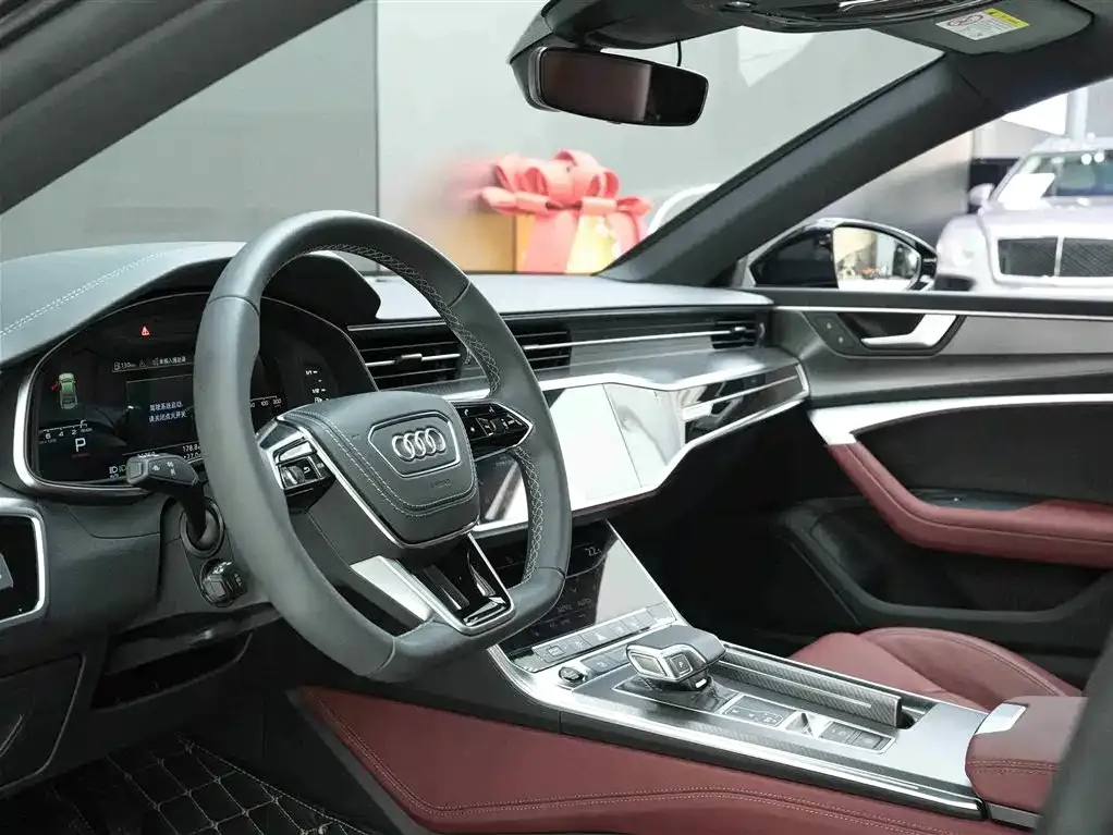 Audi A7L — фото 5