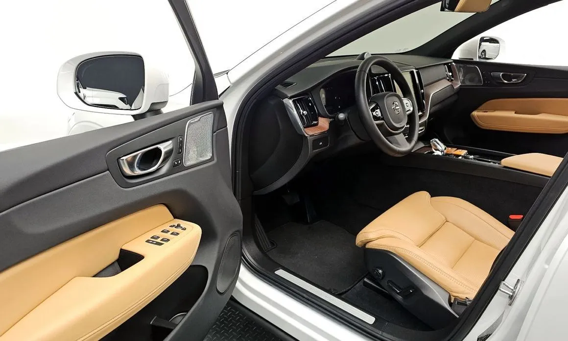 Volvo XC60 — фото 4