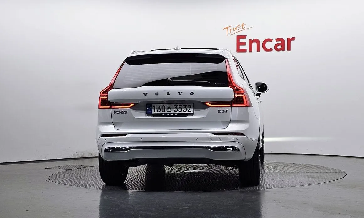 Volvo XC60 — фото 9