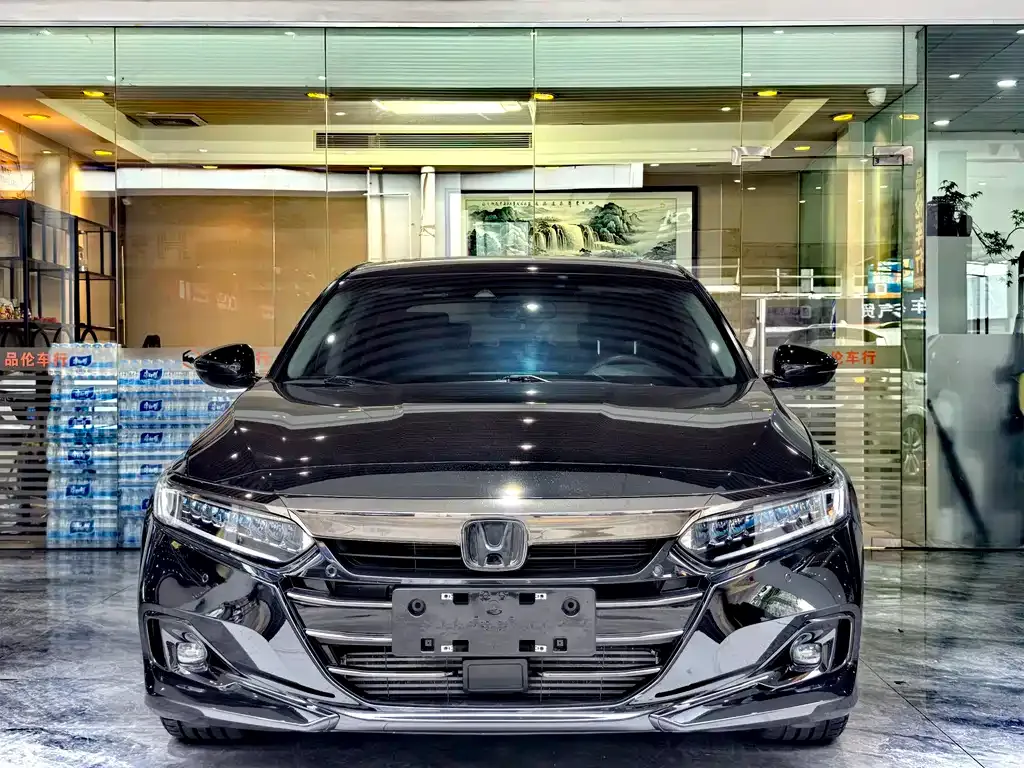 Honda Accord — фото 8
