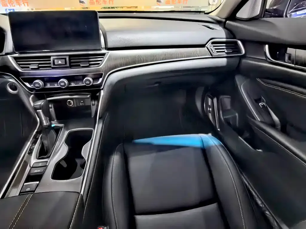 Honda Accord — фото 3