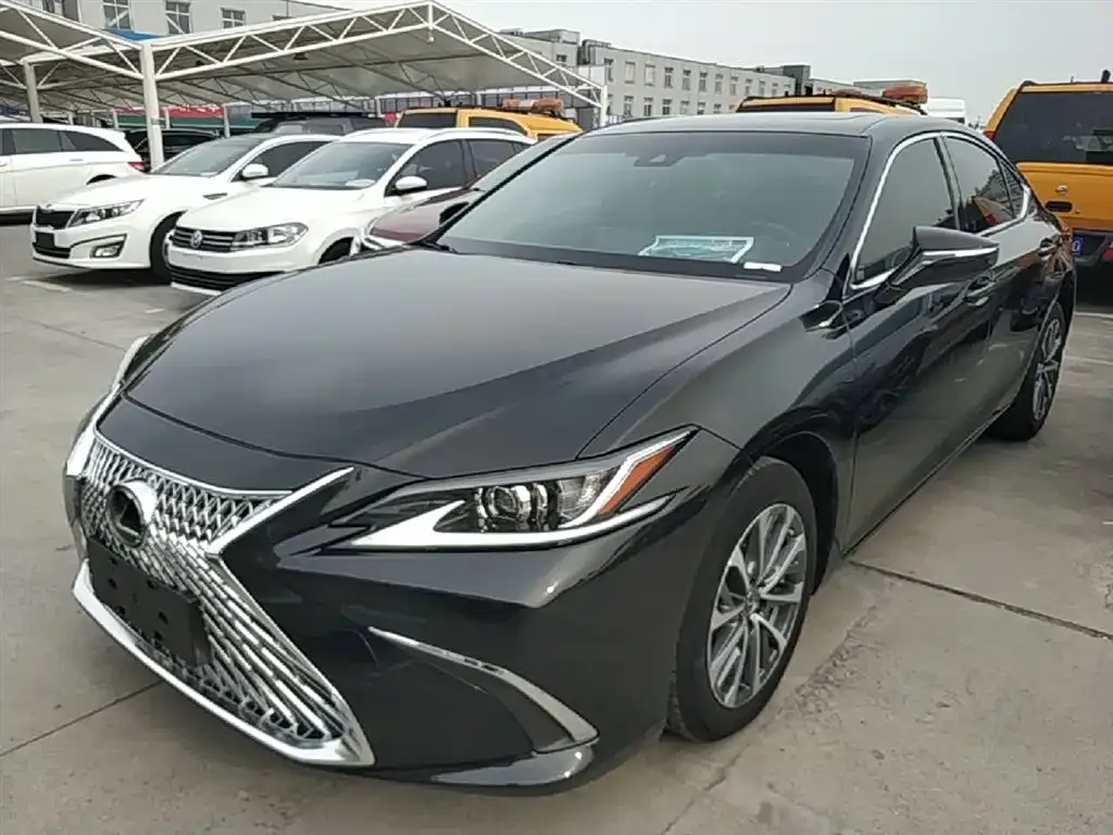 Lexus ES — фото 5
