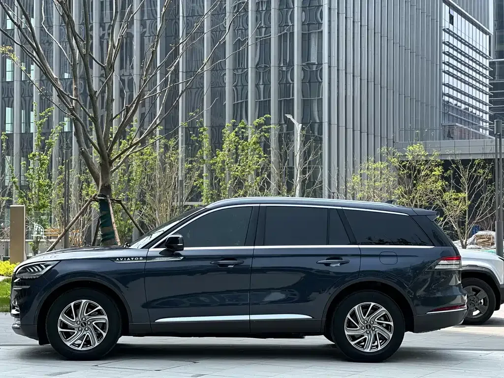 Lincoln Aviator — фото 9