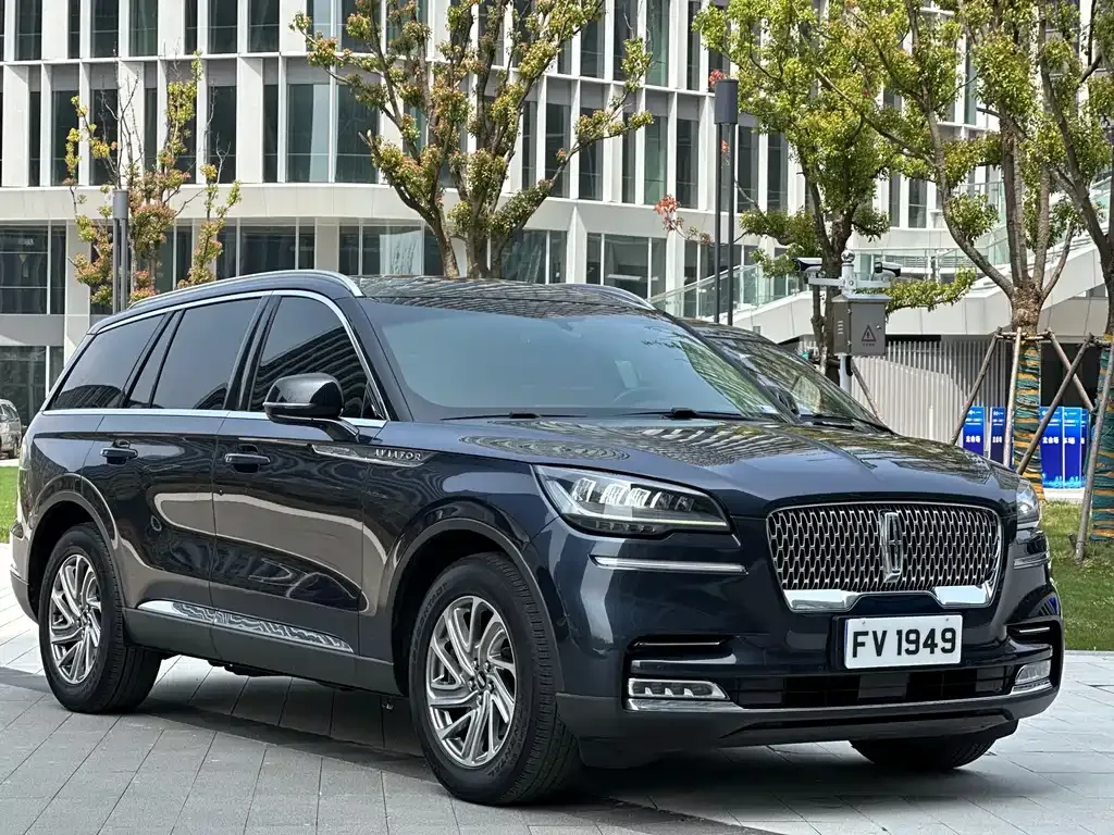 Lincoln Aviator — фото 10