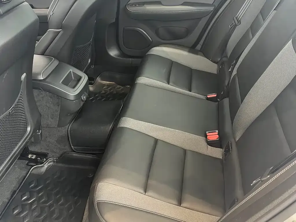 Volvo S60 2024 из CN, фото 8