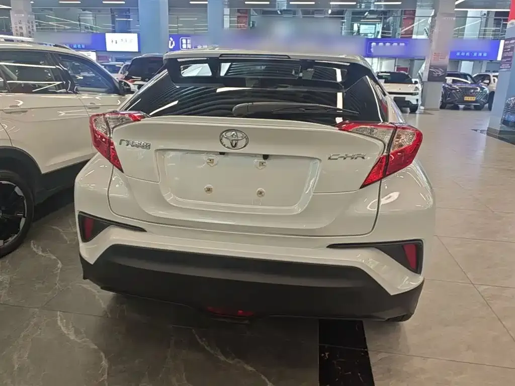 Toyota C-HR 2023 из CN, фото 3
