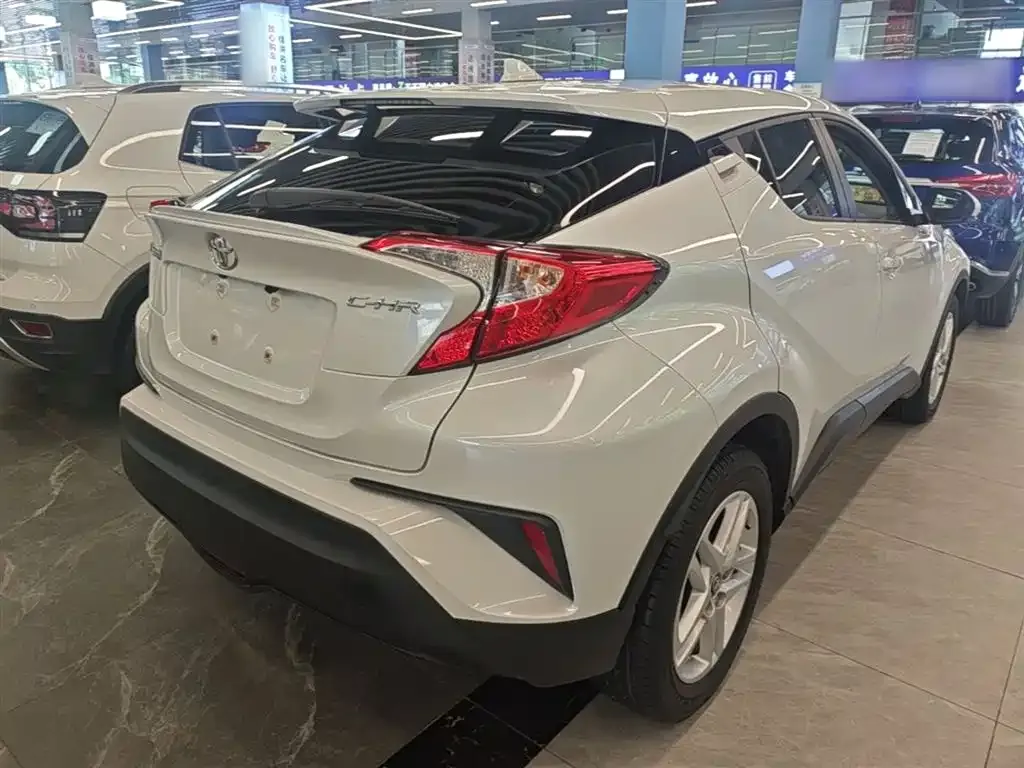 Toyota C-HR 2023 из CN, фото 8